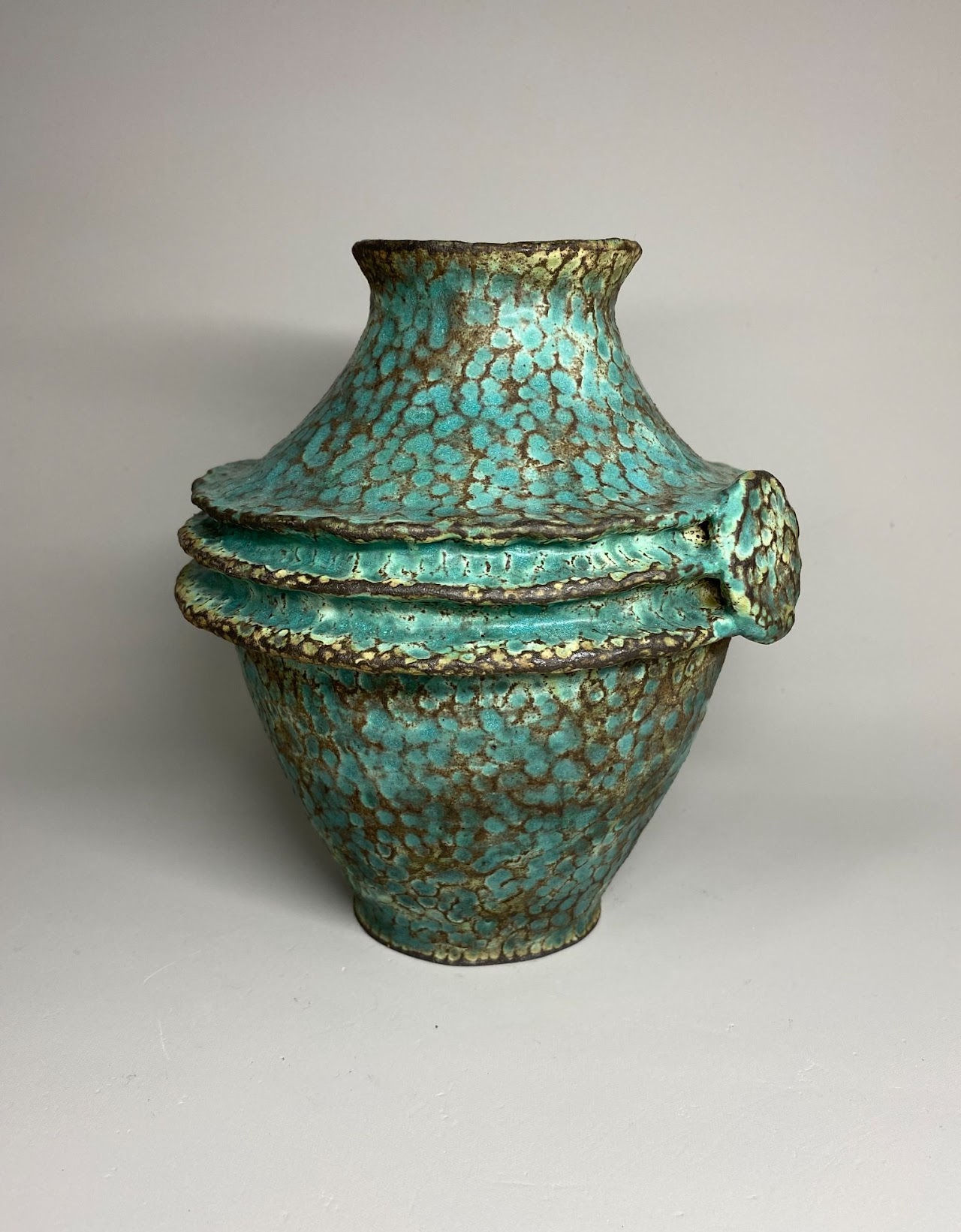 Large Pot With Side Buttons Large Pot With Side Buttons